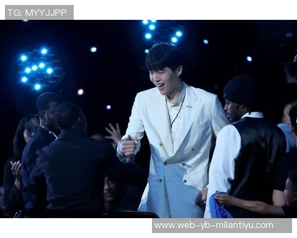 小杨将演唱会前夕媒体人揭秘开拓者休息日与新秀整蛊活动 小杨将演唱会前夕媒体人揭秘开拓者休息日与新秀整蛊活动