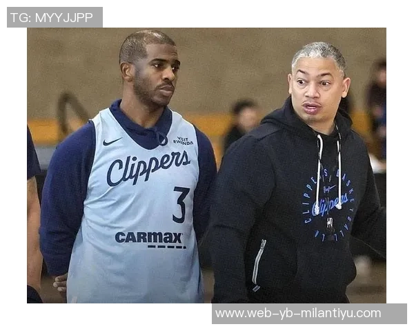 泰伦卢盛赞训练营表现称保罗与大洛展现出色状态 泰伦卢盛赞训练营表现称保罗与大洛展现出色状态